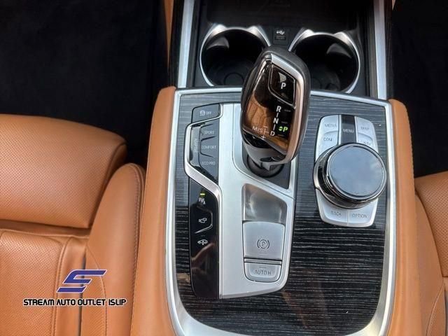 Used 2022 BMW 750i xDrive w/ Executive Package AWD/4WD image 29