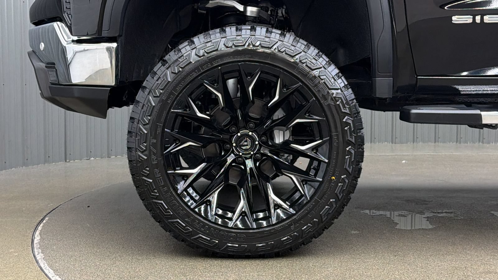 Used 2026 GMC Sierra 1500 SLT AWD/4WD image 10