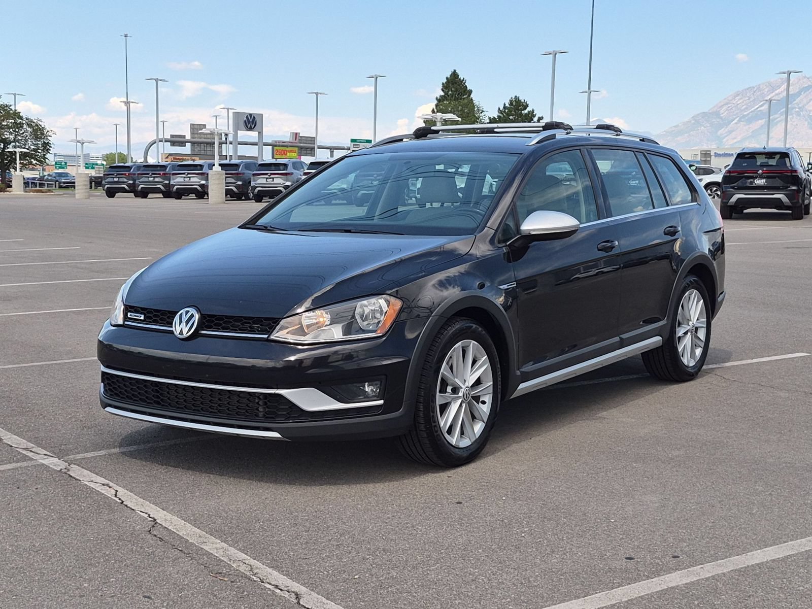 Used 2017 Volkswagen Golf Alltrack S AWD/4WD image 7