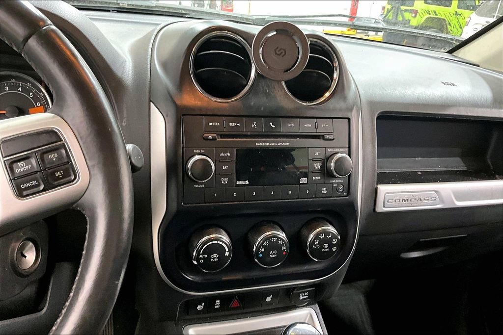 Used 2016 Jeep Compass High Altitude FWD image 30