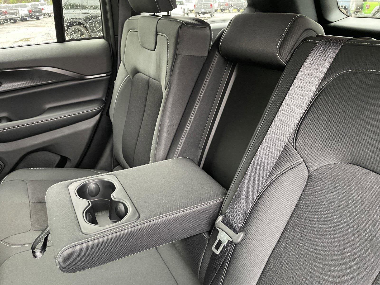 New 2025 Jeep Grand Cherokee Laredo X RWD image 34