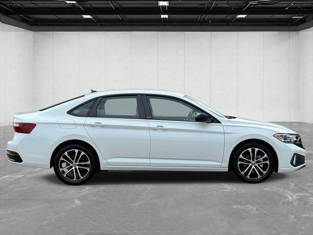 Used 2024 Volkswagen Jetta Sport FWD image 6