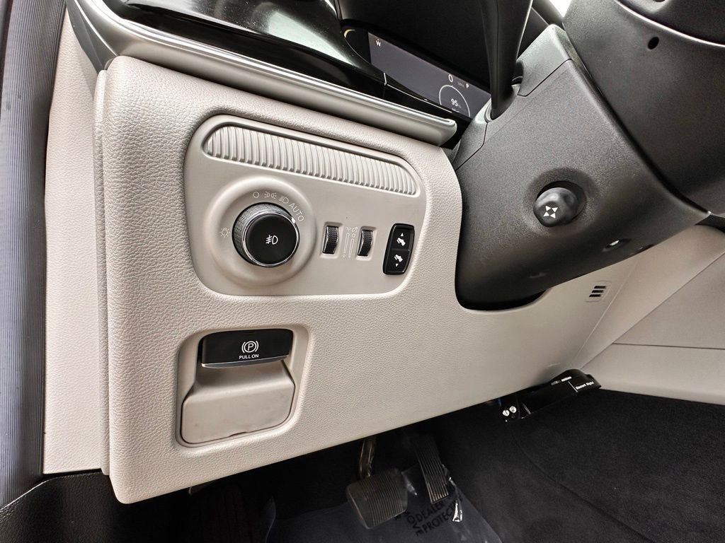Used 2022 Jeep Wagoneer Series III w/ Rear Seat Video Group 1 RWD image 16