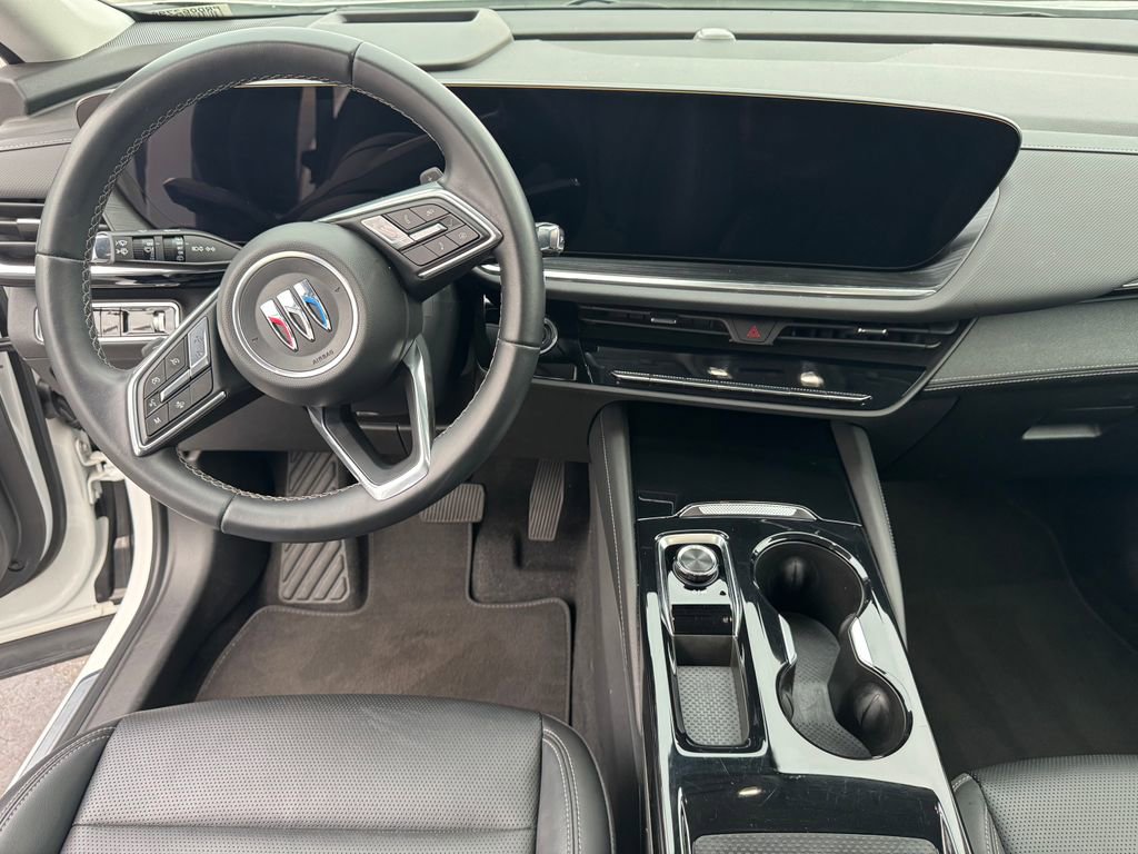 Used 2024 Buick Envision Preferred image 16
