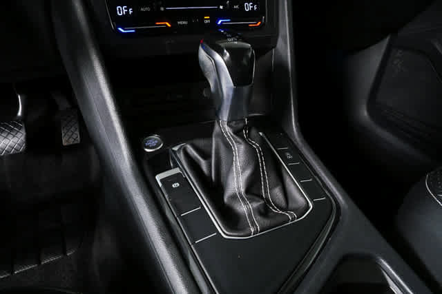 Used 2022 Volkswagen Tiguan SE image 16