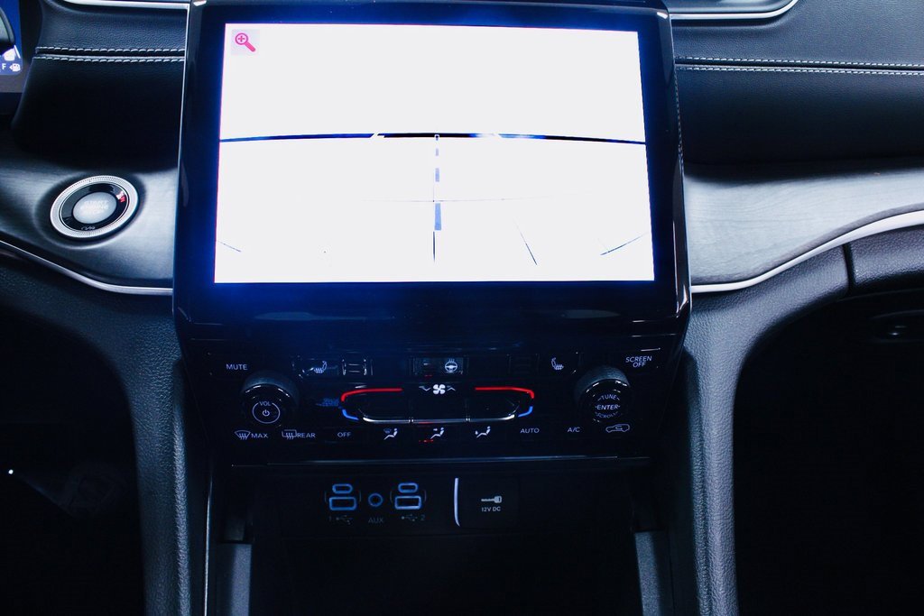 Used 2024 Jeep Grand Cherokee Limited w/ Black Appearance Package image 17