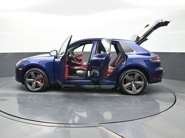 Certified 2025 Porsche Macan S image 30