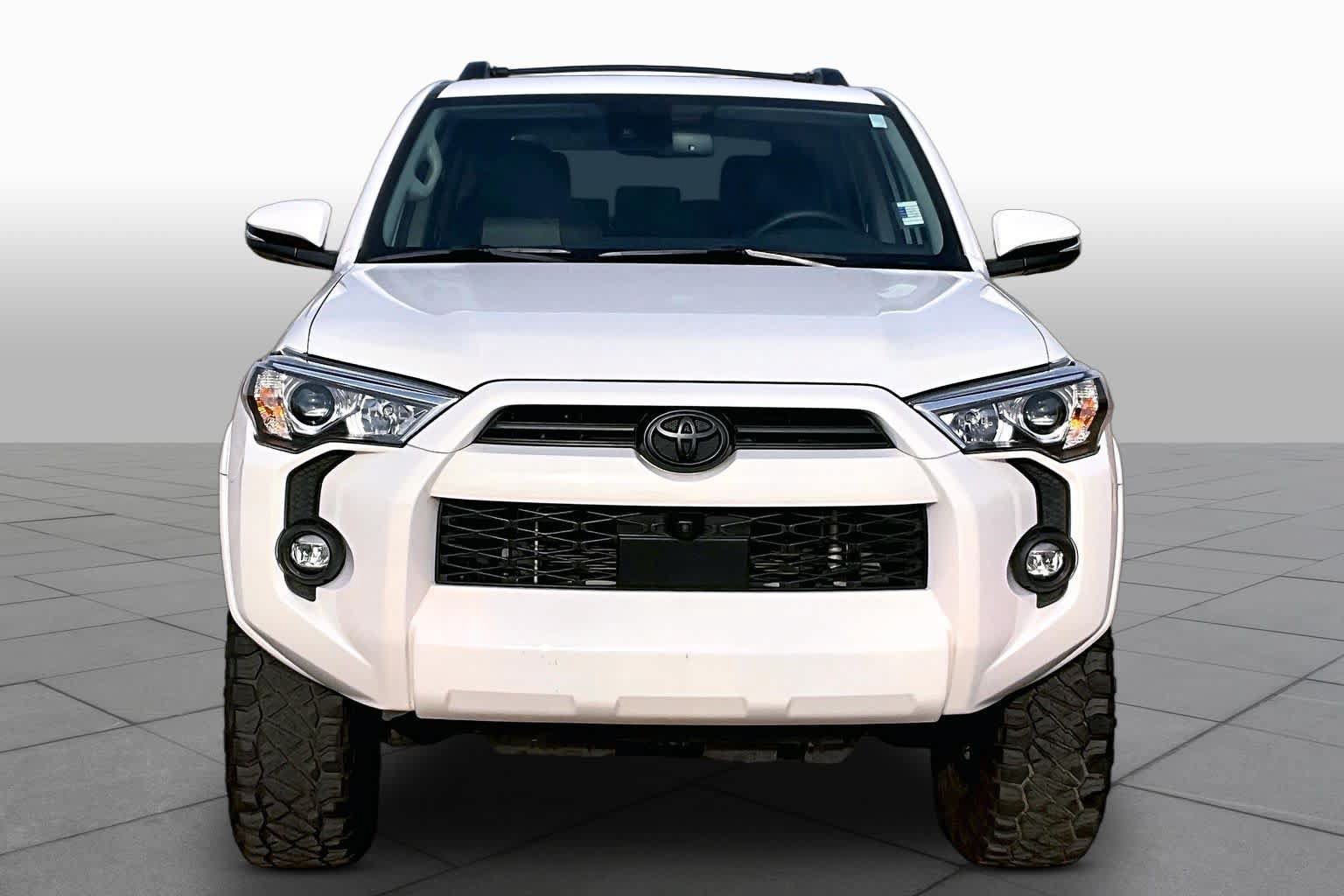 Used 2023 Toyota 4Runner SR5 Premium w/ Moonroof Package AWD/4WD image 4