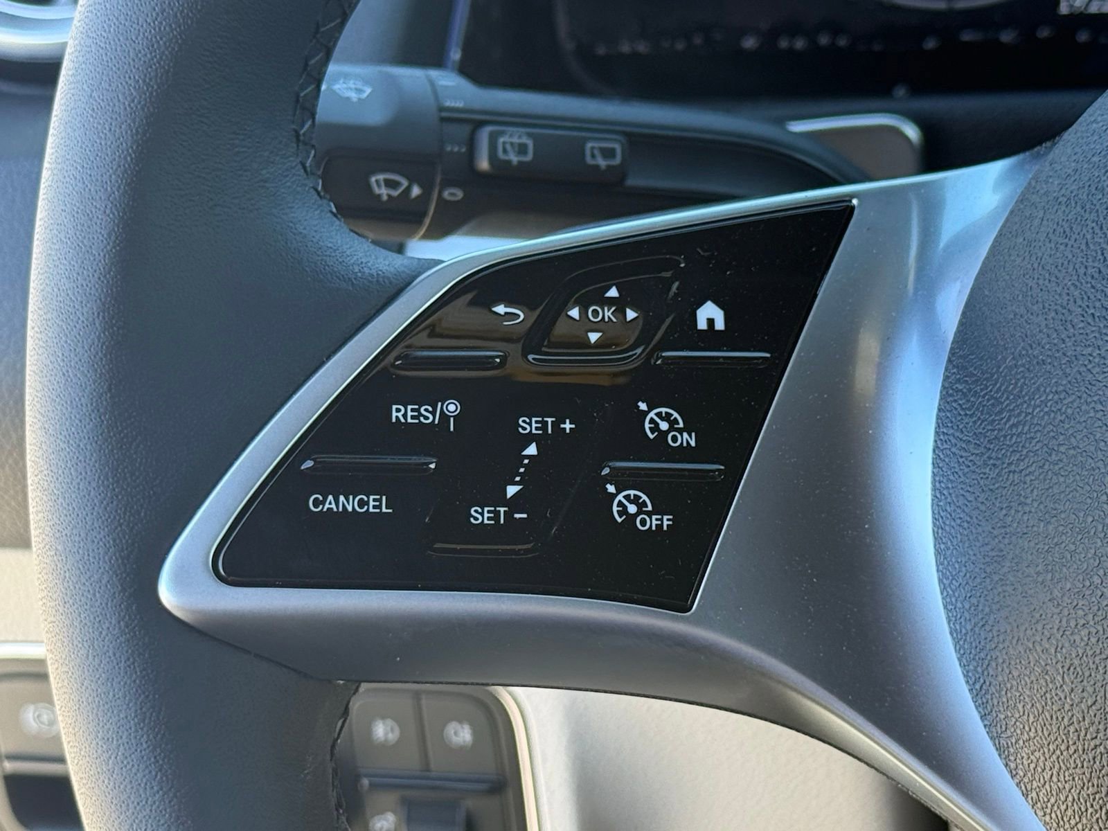 New 2025 Mercedes-Benz GLB 250 image 19