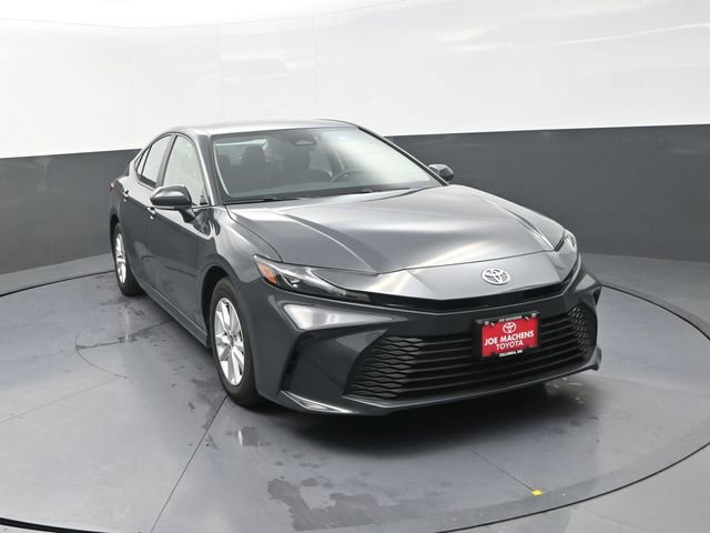 Used 2025 Toyota Camry LE image 18