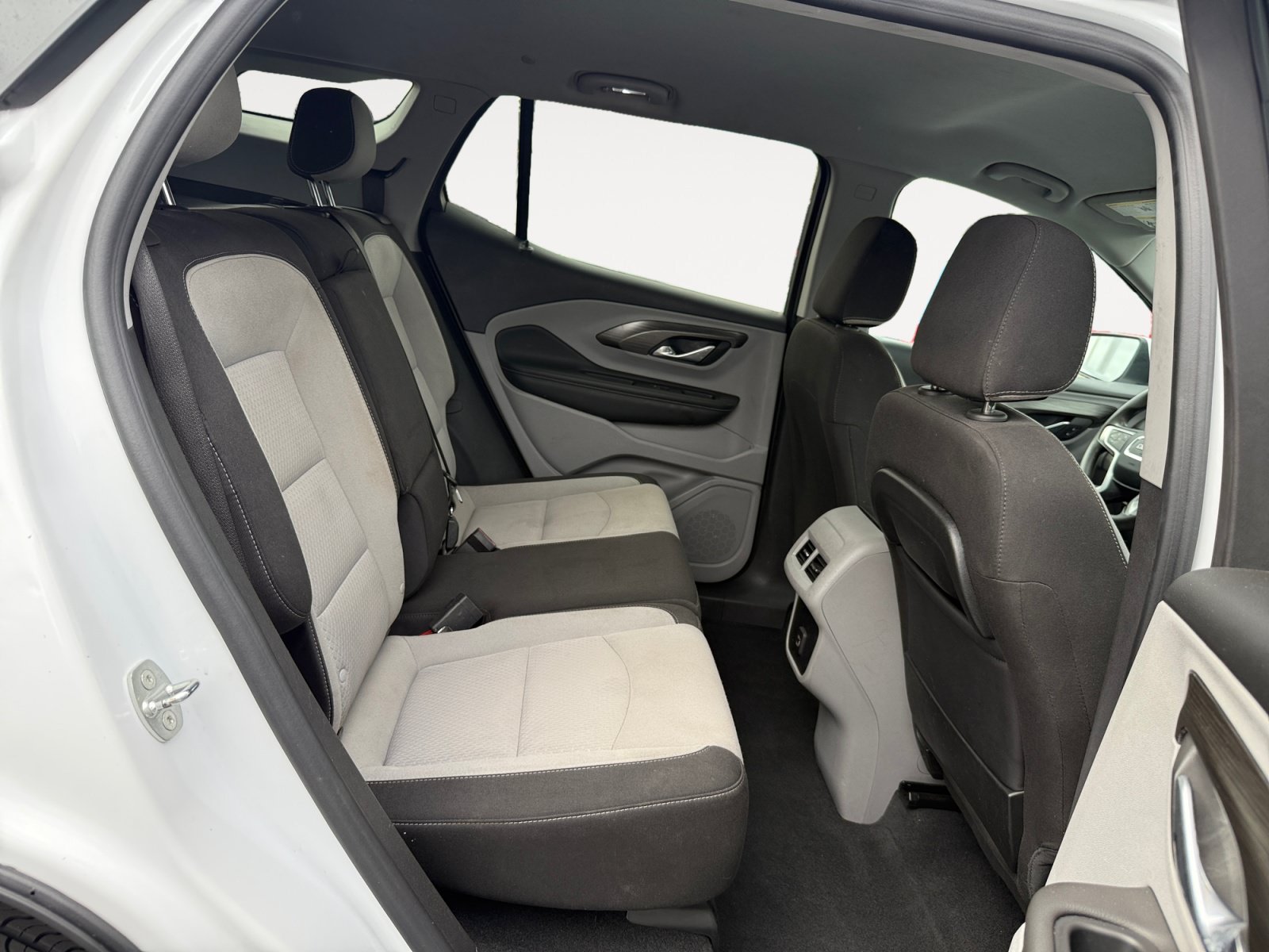Used 2023 GMC Terrain SLE w/ Fleet Convenience Package AWD/4WD image 18