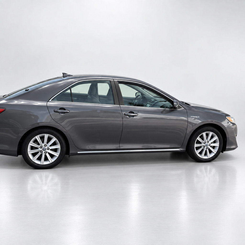 Used 2014 Toyota Camry XLE w/ Leather Package FWD image 5