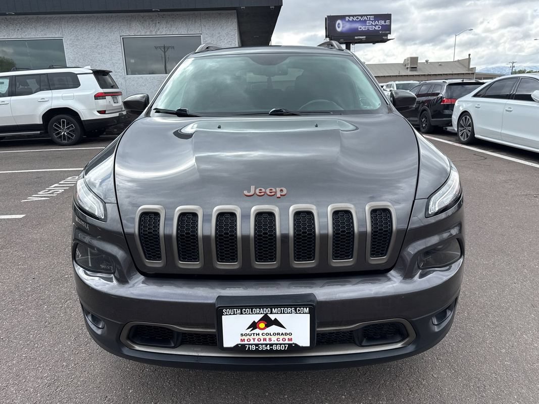 Used 2017 Jeep Cherokee Latitude AWD/4WD image 2