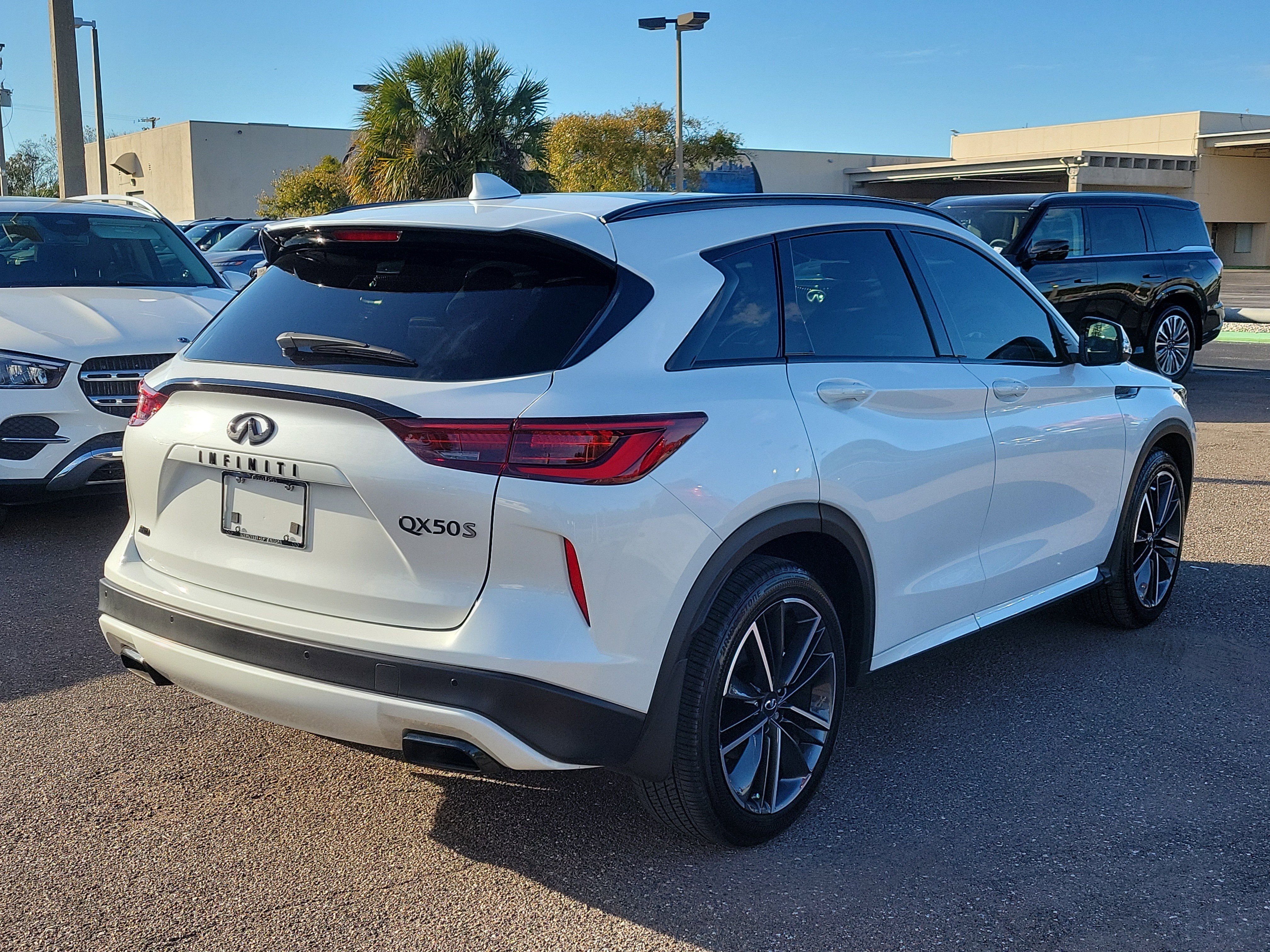 Certified 2025 INFINITI QX50 Sport image 3