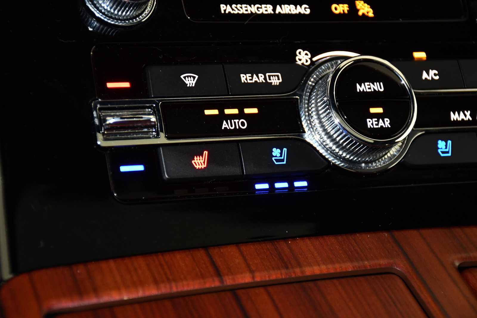 Used 2023 Lincoln Navigator L Reserve AWD/4WD image 34