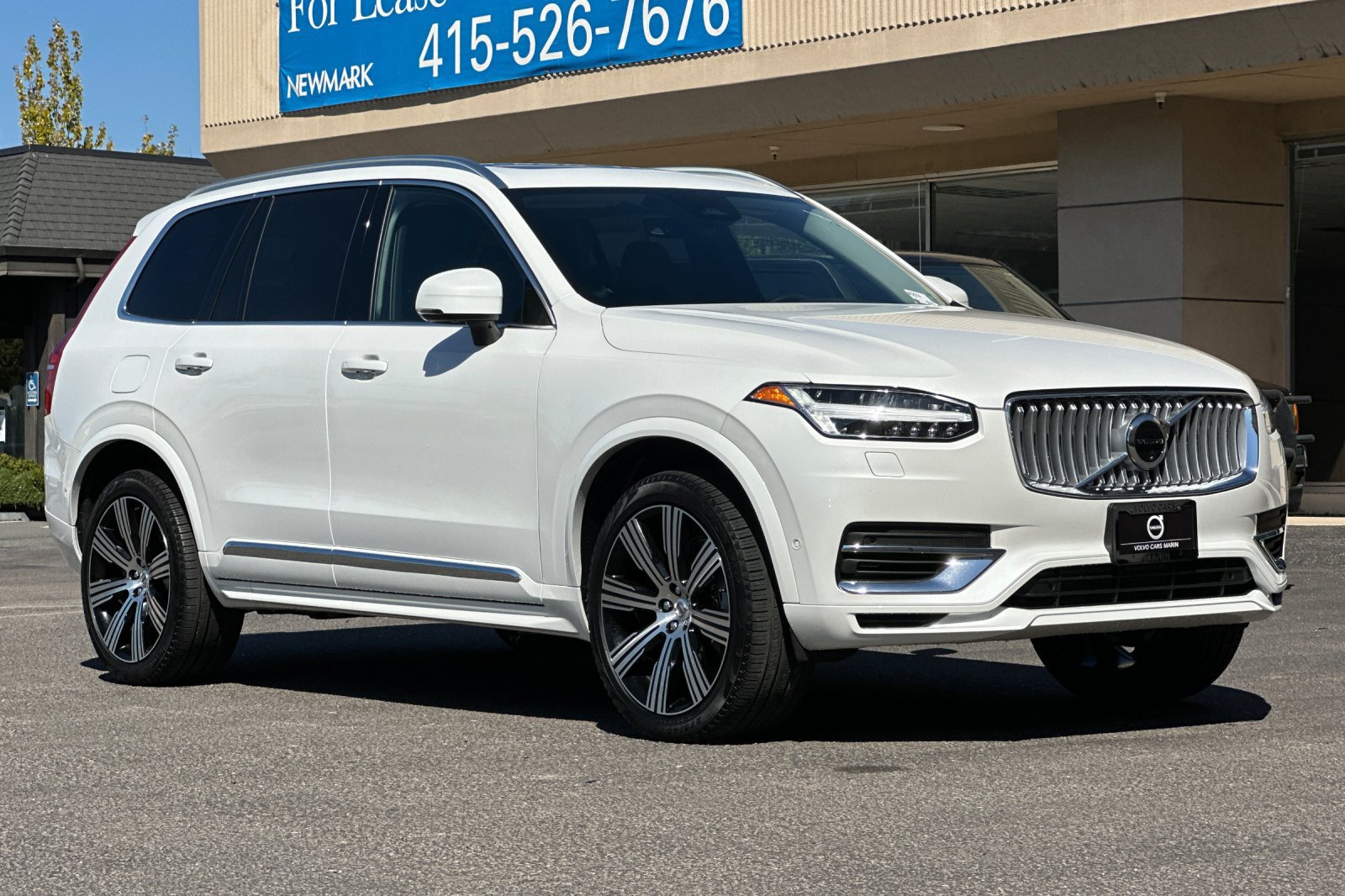 Certified 2025 Volvo XC90 T8 Plus w/ Protection Package Premier AWD/4WD image 10