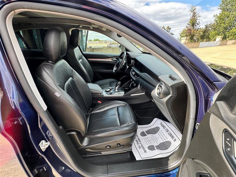 Used 2018 Alfa Romeo Stelvio Sport w/ Cold Weather Package image 36