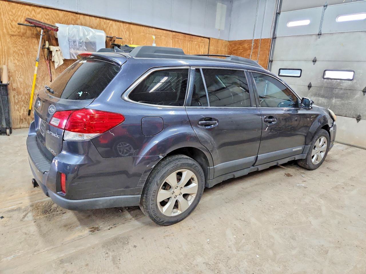 Used 2011 Subaru Outback 2.5i Limited AWD/4WD image 5