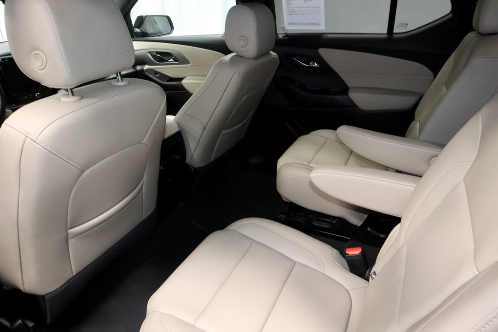Used 2023 Chevrolet Traverse LT FWD image 21