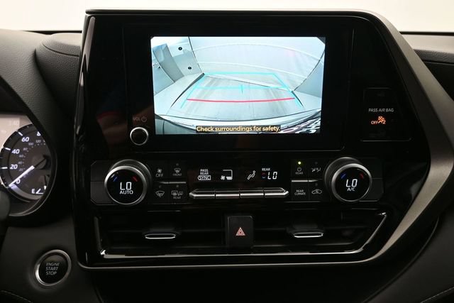 Certified 2024 Toyota Highlander LE AWD/4WD image 15