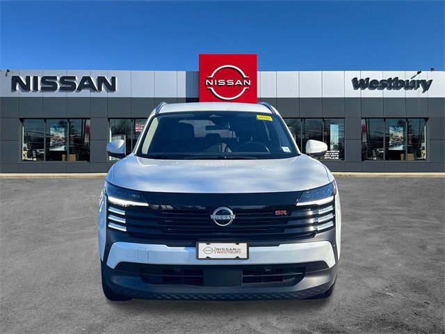 Used 2025 Nissan Kicks SR image 2