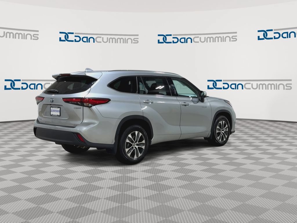 Used 2020 Toyota Highlander XLE AWD/4WD image 8