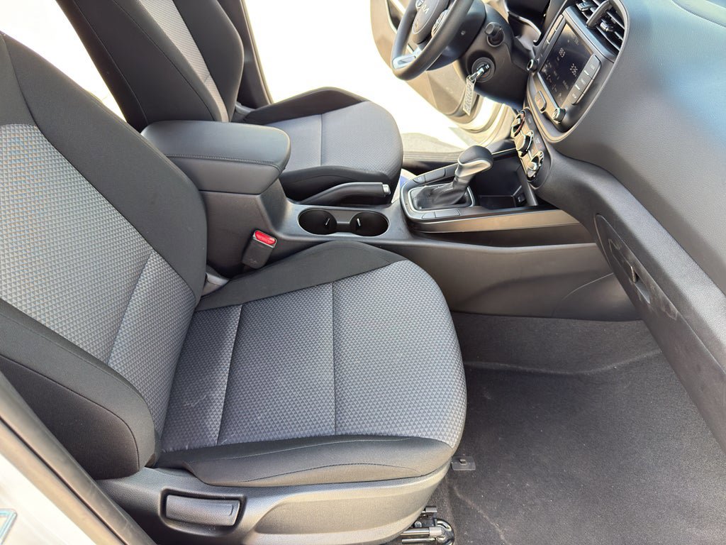 Used 2025 Kia Soul LX w/ LX Technology Package FWD image 23