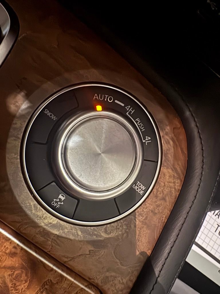 Used 2024 Nissan Armada SL w/ Captain's Chairs Package image 44