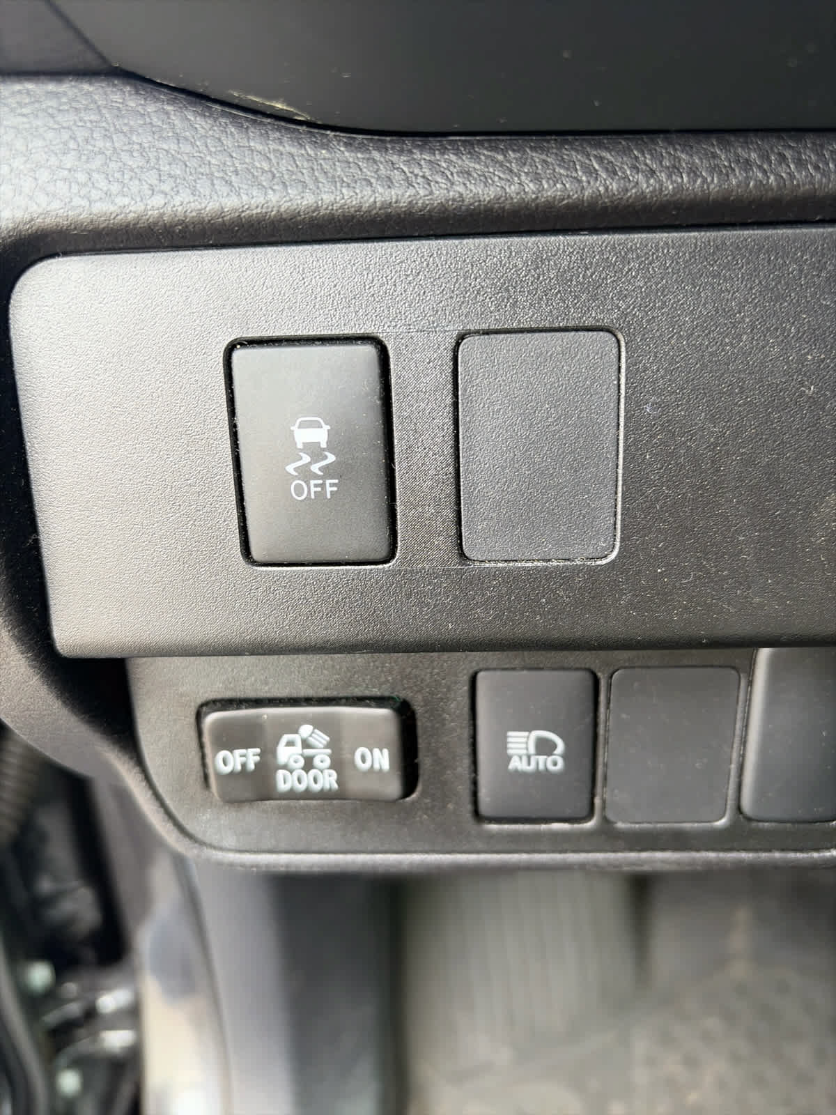 Used 2023 Toyota Tacoma SR AWD/4WD image 29