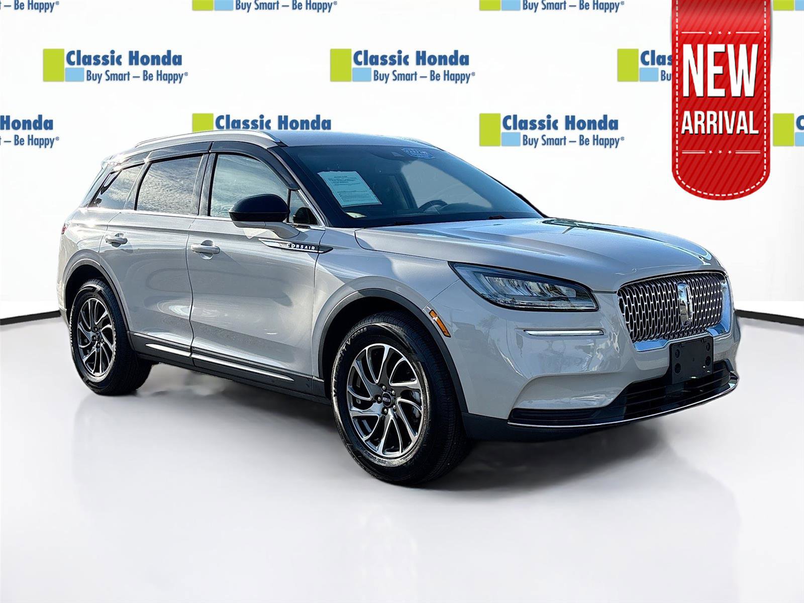 Used 2021 Lincoln Corsair Standard w/ Towing Package I image 1