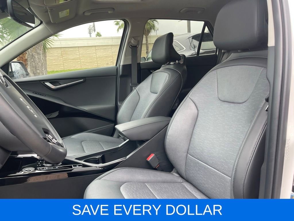 Used 2024 Kia Niro Wave w/ Wave Preserve Package FWD image 18
