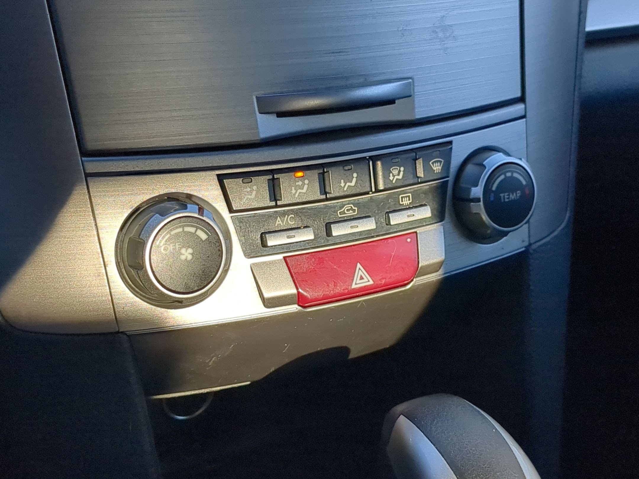 Used 2012 Subaru Outback 2.5i Premium w/ All-Weather Pkg image 22