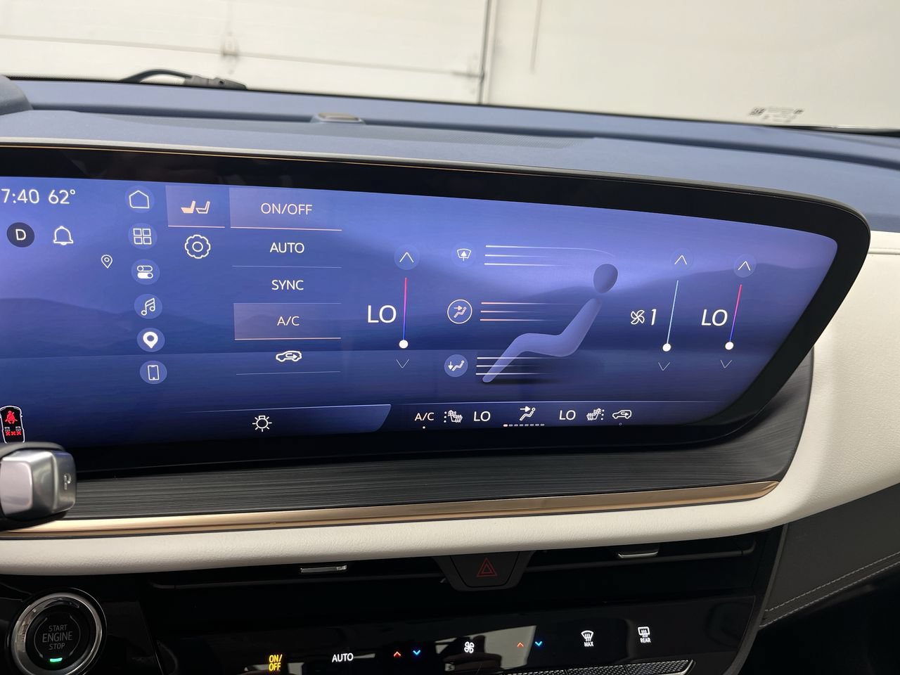 Used 2025 Buick Envision Avenir AWD/4WD image 21