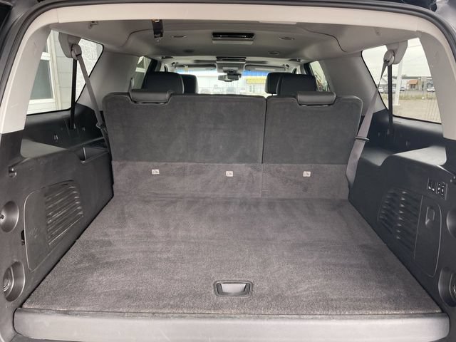 Used 2017 Chevrolet Suburban Premier AWD/4WD image 25