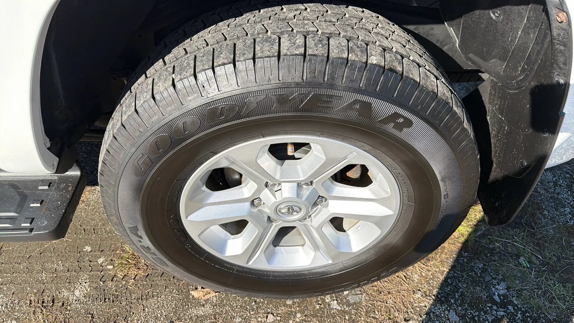 Used 2022 Toyota 4Runner SR5 AWD/4WD image 9