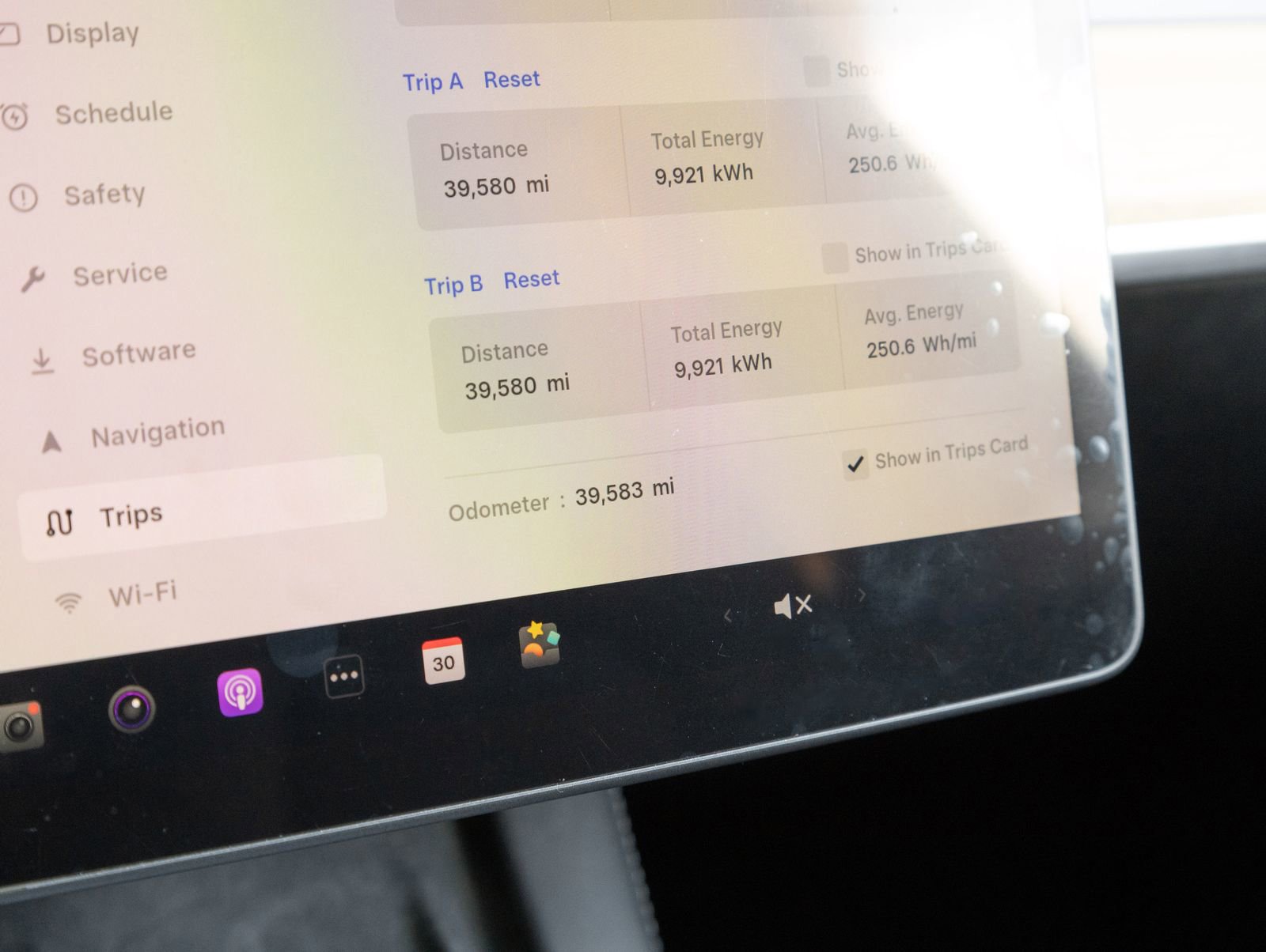 Used 2024 Tesla Model Y 2WD image 22