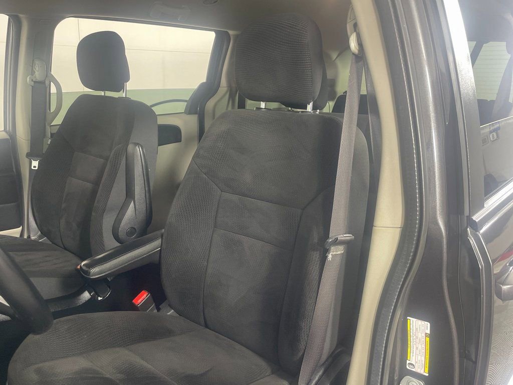 Used 2017 Dodge Grand Caravan SE w/ Power Window Group image 23