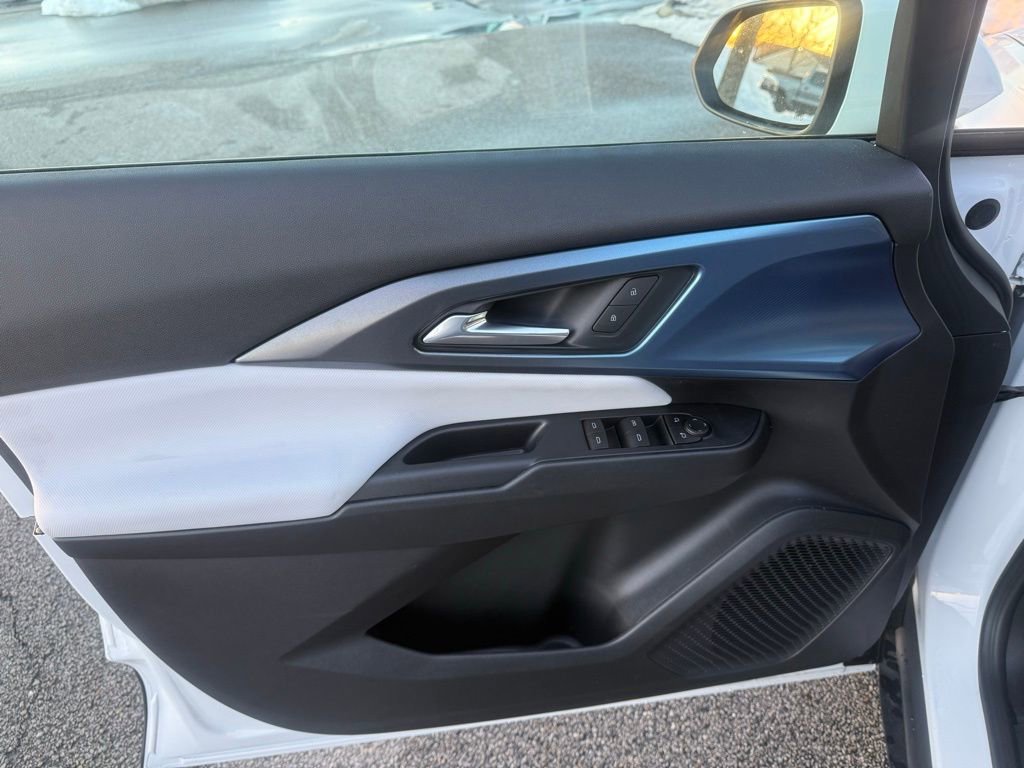New 2026 Chevrolet Equinox EV LT FWD image 14