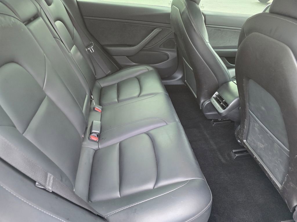 Used 2019 Tesla Model 3 Standard Range image 10