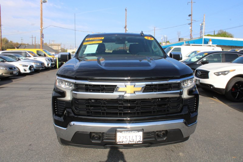 Used 2022 Chevrolet Silverado 1500 LT image 2