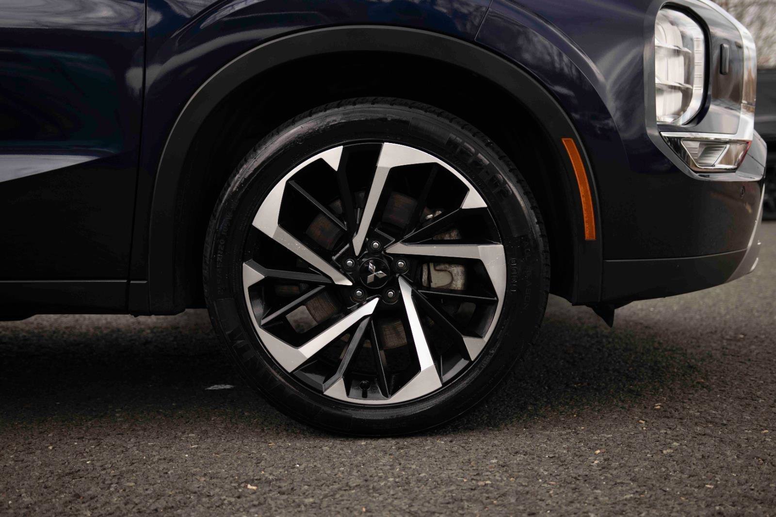 Used 2024 Mitsubishi Outlander SE image 27