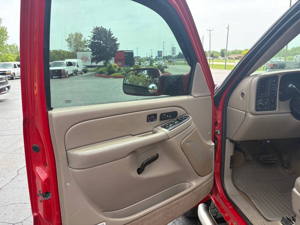 Used 2005 GMC Sierra 3500 SLT w/ Heavy-Duty Power Package AWD/4WD image 14