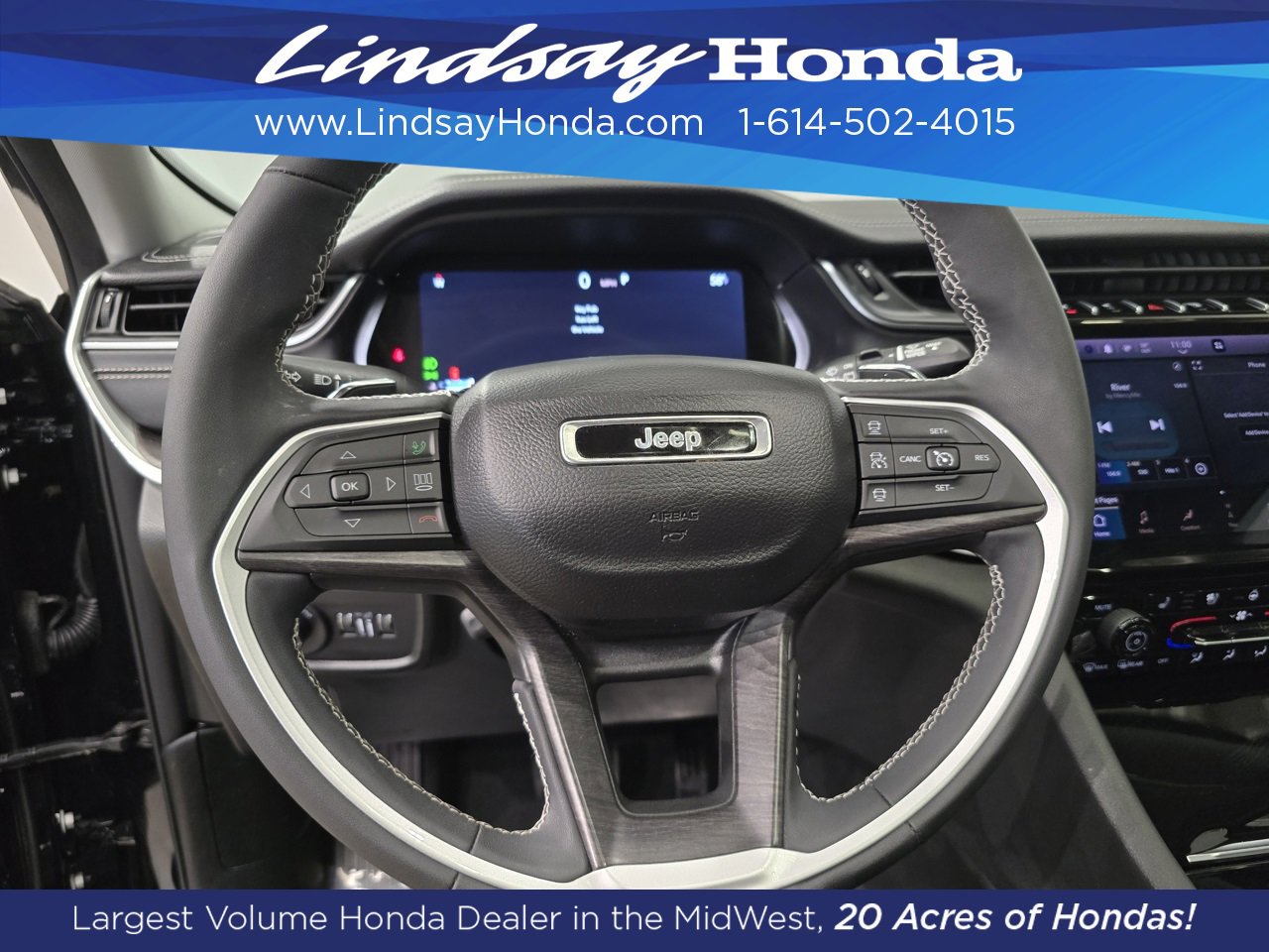 Used 2023 Jeep Grand Cherokee Limited w/ Luxury Tech Group II image 14