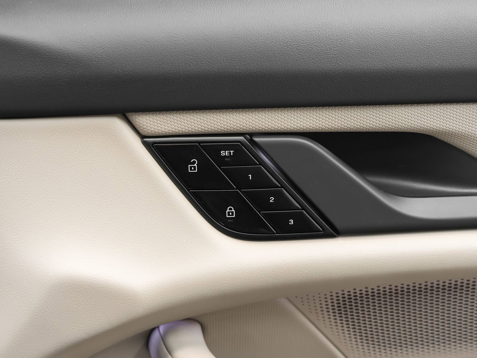 Certified 2021 Porsche Taycan image 20