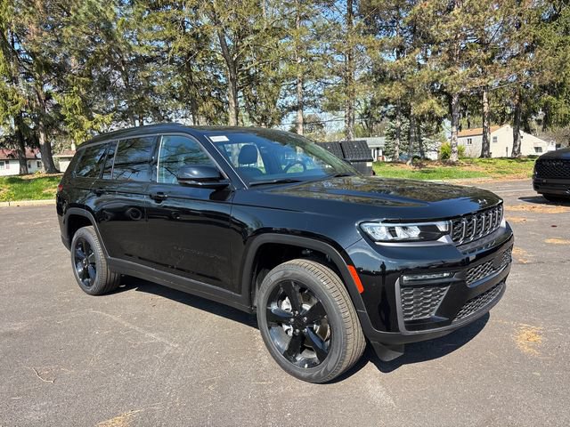 New 2026 Jeep Grand Cherokee L Limited w/ Limited Altitude Package AWD/4WD image 2