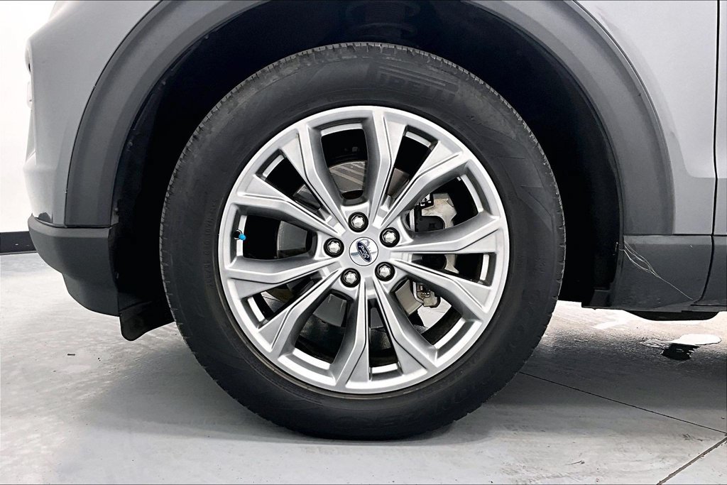 Used 2023 Ford Explorer XLT w/ Equipment Group 202A RWD image 8