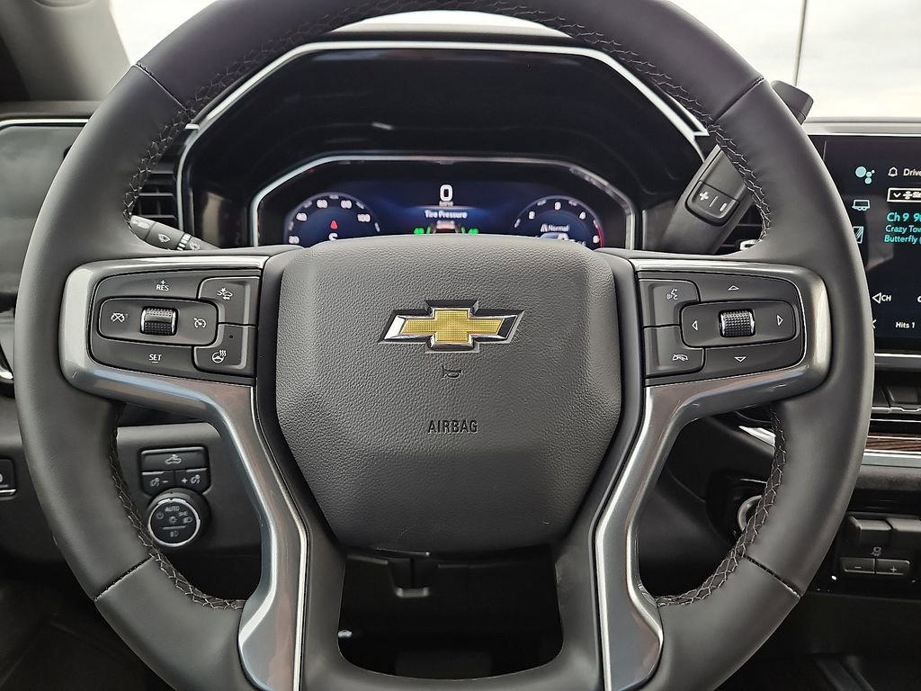 Used 2025 Chevrolet Silverado 2500 LT w/ Convenience Package image 30