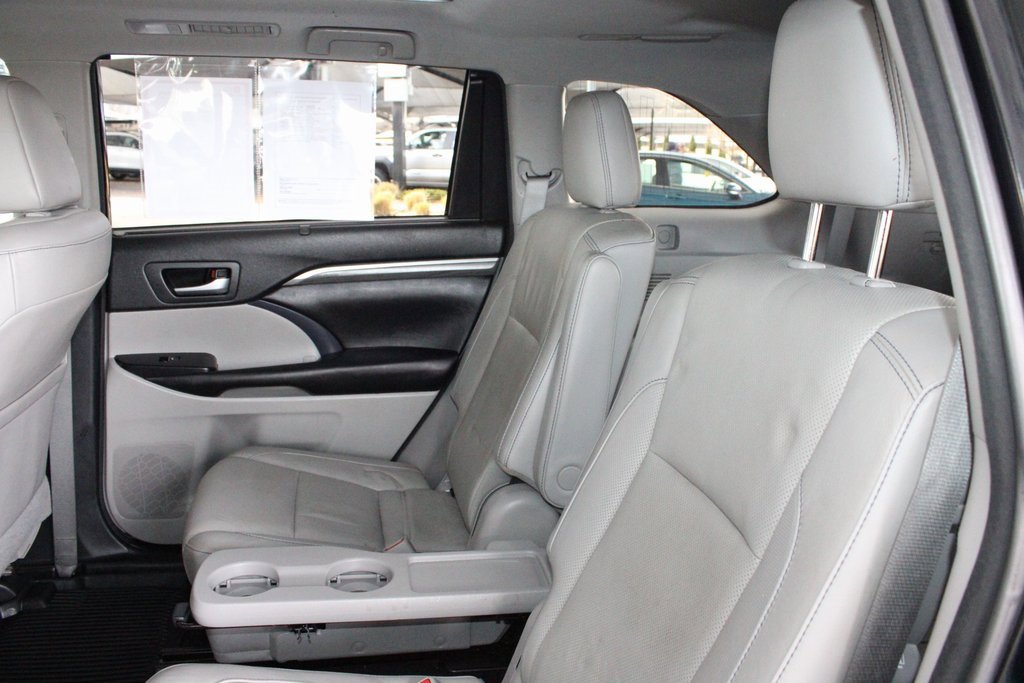 Certified 2018 Toyota Highlander Limited Platinum image 51