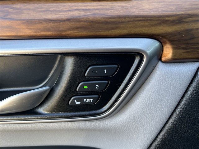 Used 2018 Honda CR-V Touring image 29