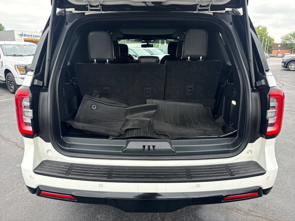 Used 2024 Ford Expedition Limited AWD/4WD image 12